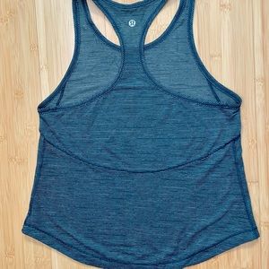 Lululemon tank size 4
